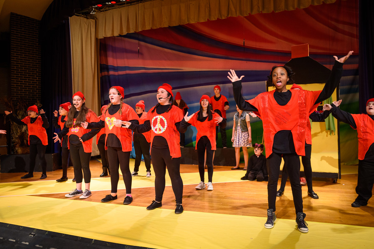 Finley drama club's production of Oz 