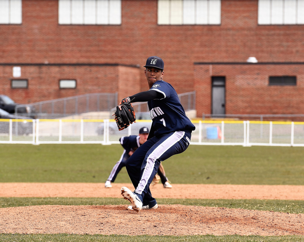 Huntington junior Elian Pimental was Saturday's winning pitcher..
