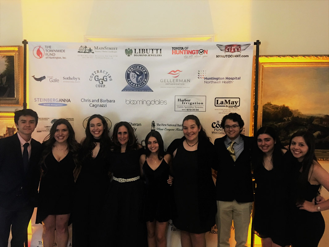 Huntington Foundation President Alice Marie Rorke (fourth from left) with members of the youth board.