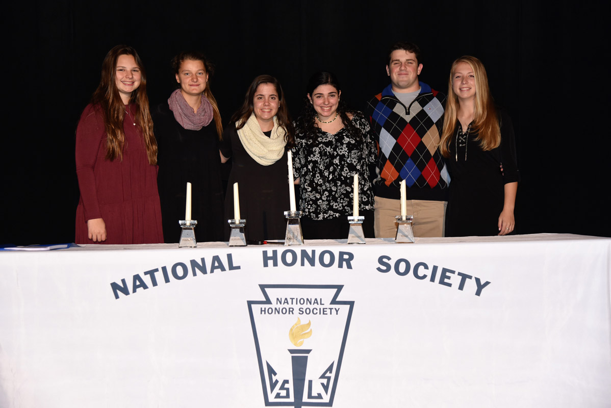 Katarina Obermaier (right) with her fellow Math Honor Society officers.