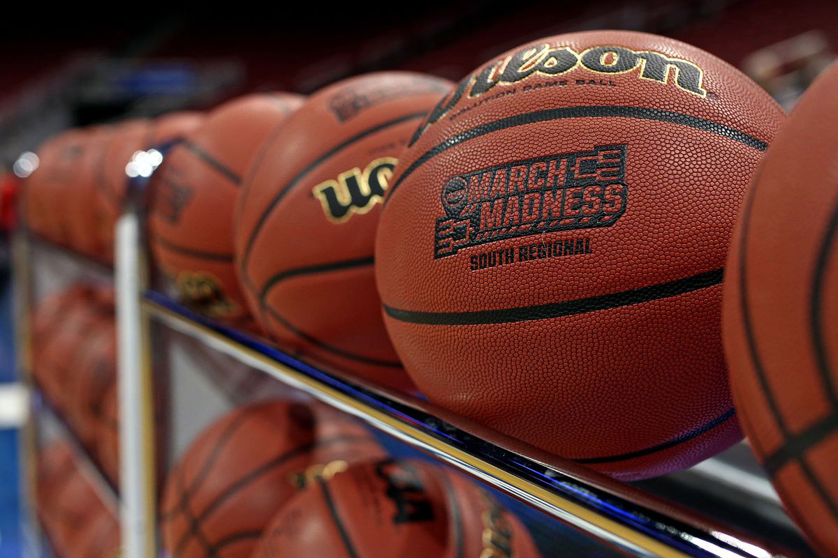 Huntington's boys' and girls' basketball teams both defeated Smithtown East this week.