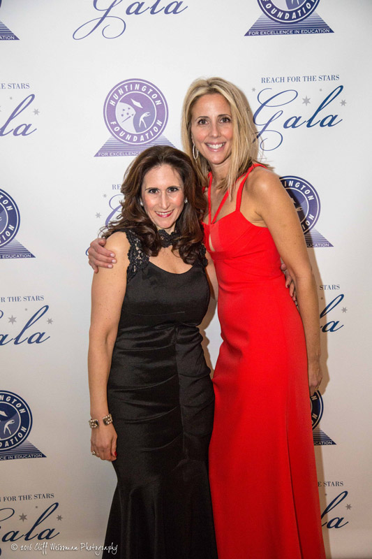 Huntington Foundation President Alice Marie Rorke and Gala Chairperson Kimberley Steinberg at OHEKA. (Cliff Weissman photo. 