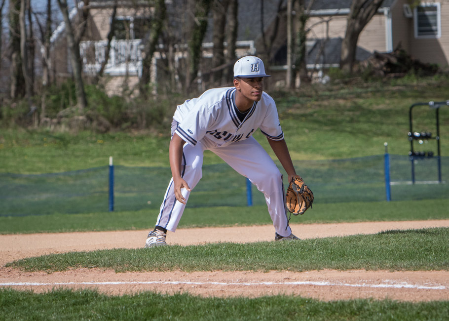 Huntington third baseman Elian Pimental. (Mike Connell photo.)