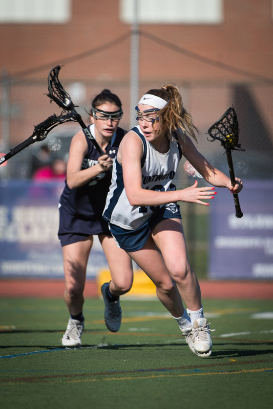 Blue Devil star Emma Greenhill evades a defender. (Darin Reed photo.)