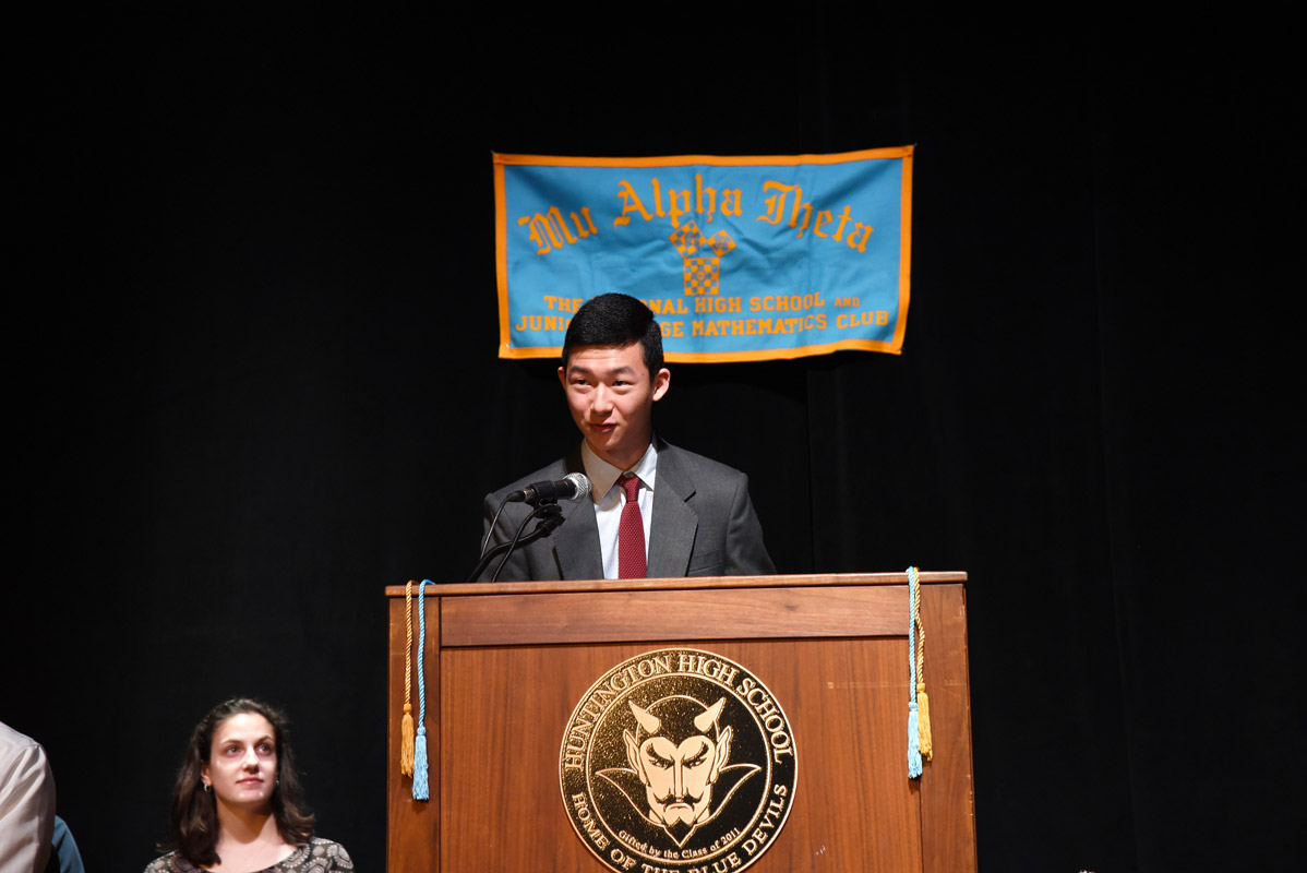 Huntington 2017 valedictorian Steve Yeh gave the evening's keynote address. 