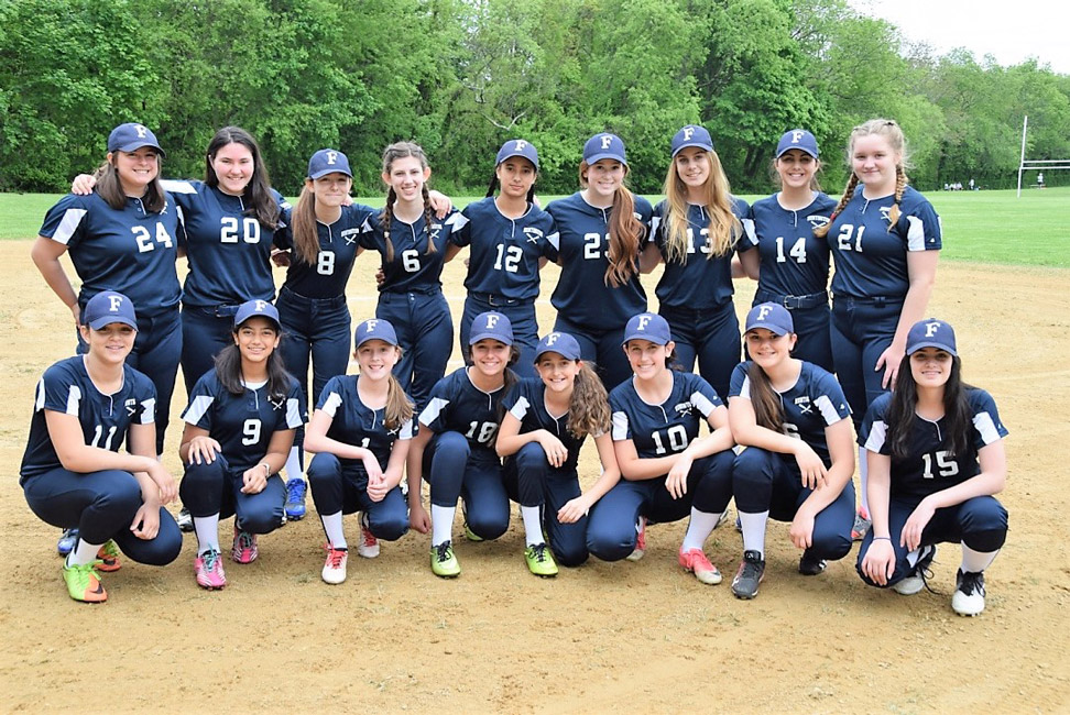 The 2018 J. Taylor Finley Middle School softball team 