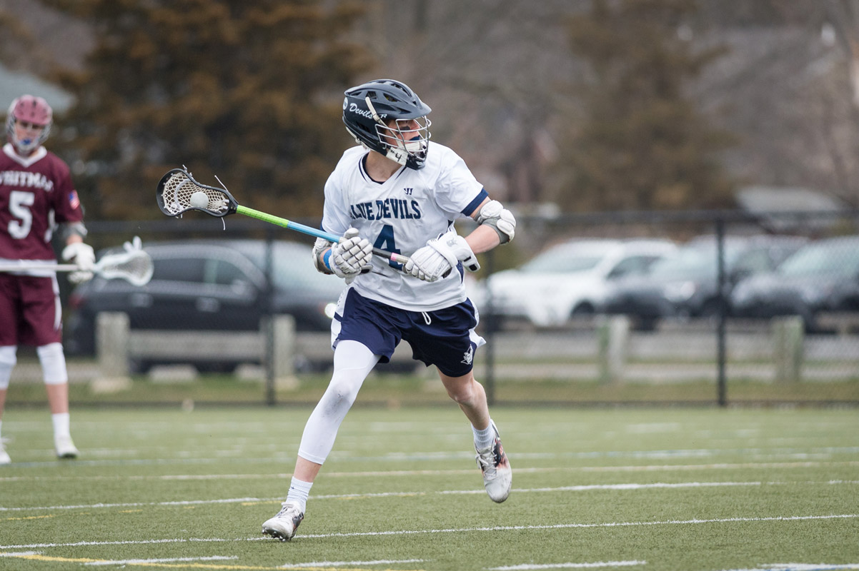 Sophomore Cole Pillion makes his move for Huntington. (Darin Reed photo.)