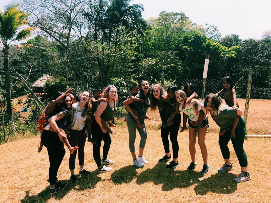 Sydni Bosley (center) enjoying her time in Panama.