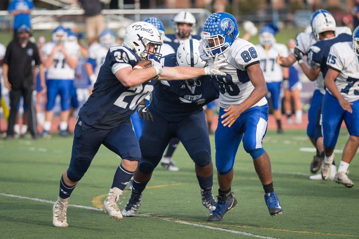 Sam Bergman has the ball for on Homecoming Day last fall. (Darin Reed photo.)