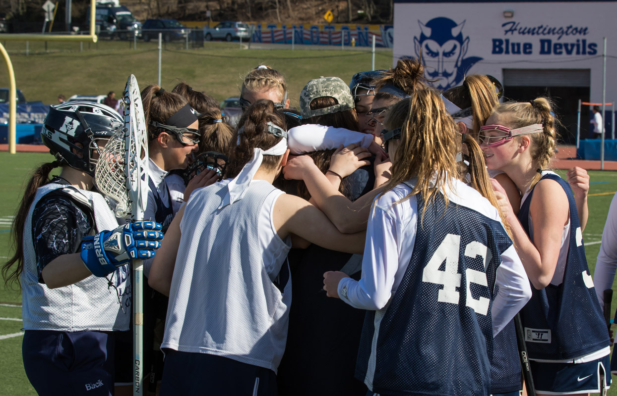 The Huntington girls' lacrosse team enjoyed a successful season. (Mike Connell photo) 