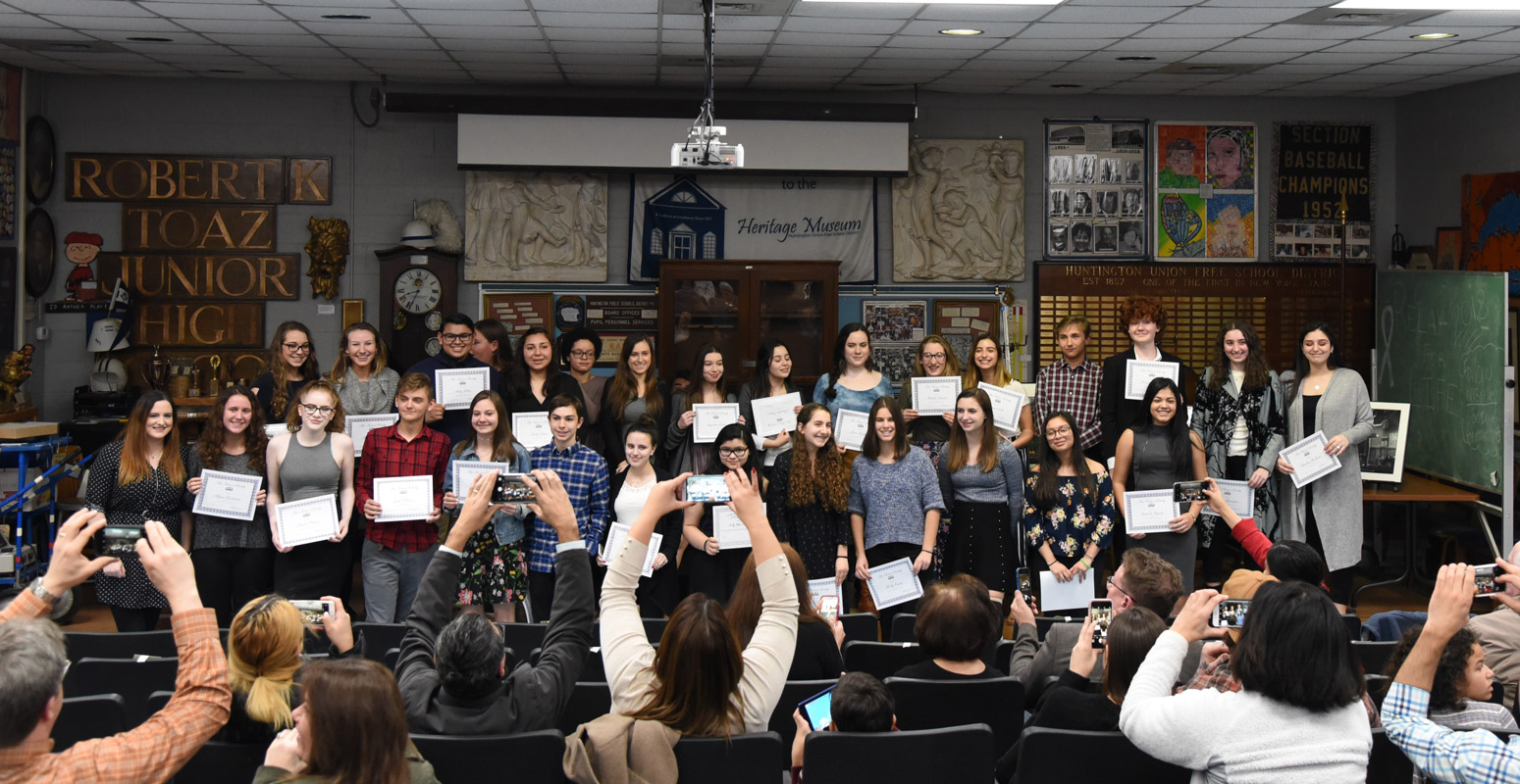 The new inductees assembled on the School Heritage Museum stage for some photos (3)