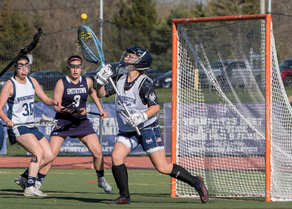 Huntington goalie Maya Santa-Maria is expected to see plenty of time in the cage. (Mike Connell photo.)