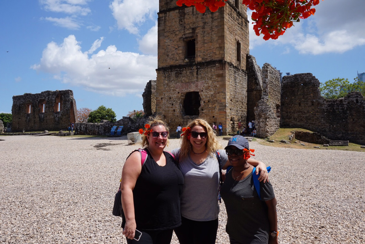 Camille Tedeschi (center) with two of her travel companions in Panama