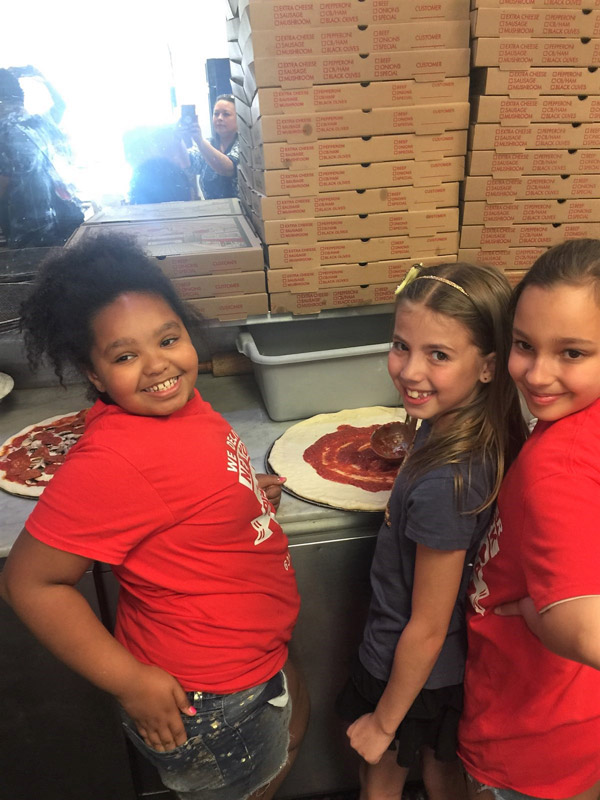 Jefferson students helped the school's PTA raise needed funds at New York Pizza 