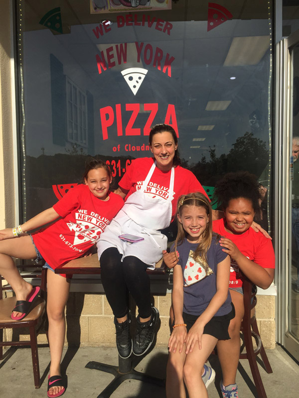 Jefferson students helped the school's PTA raise needed funds at New York Pizza 