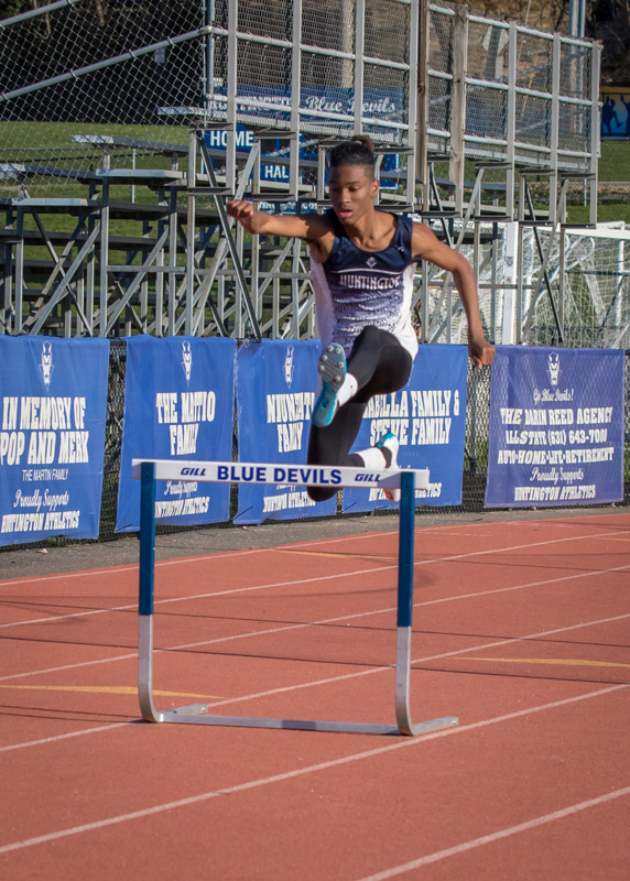 Junior Jonathan Smith is one of Huntington's best athletes. (Mike Connell photo.)