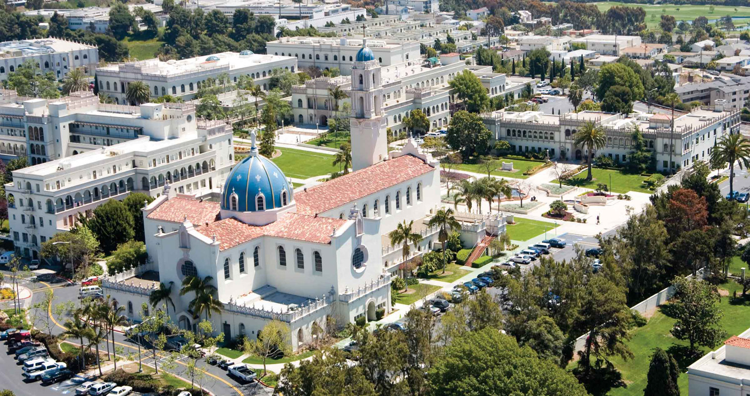 The Univ. of San Diego was named the Most Beautiful Campus in the US last year (3)