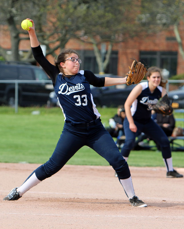 Maya DelGiudice winds up for Huntington. (Mike Connell photo.)