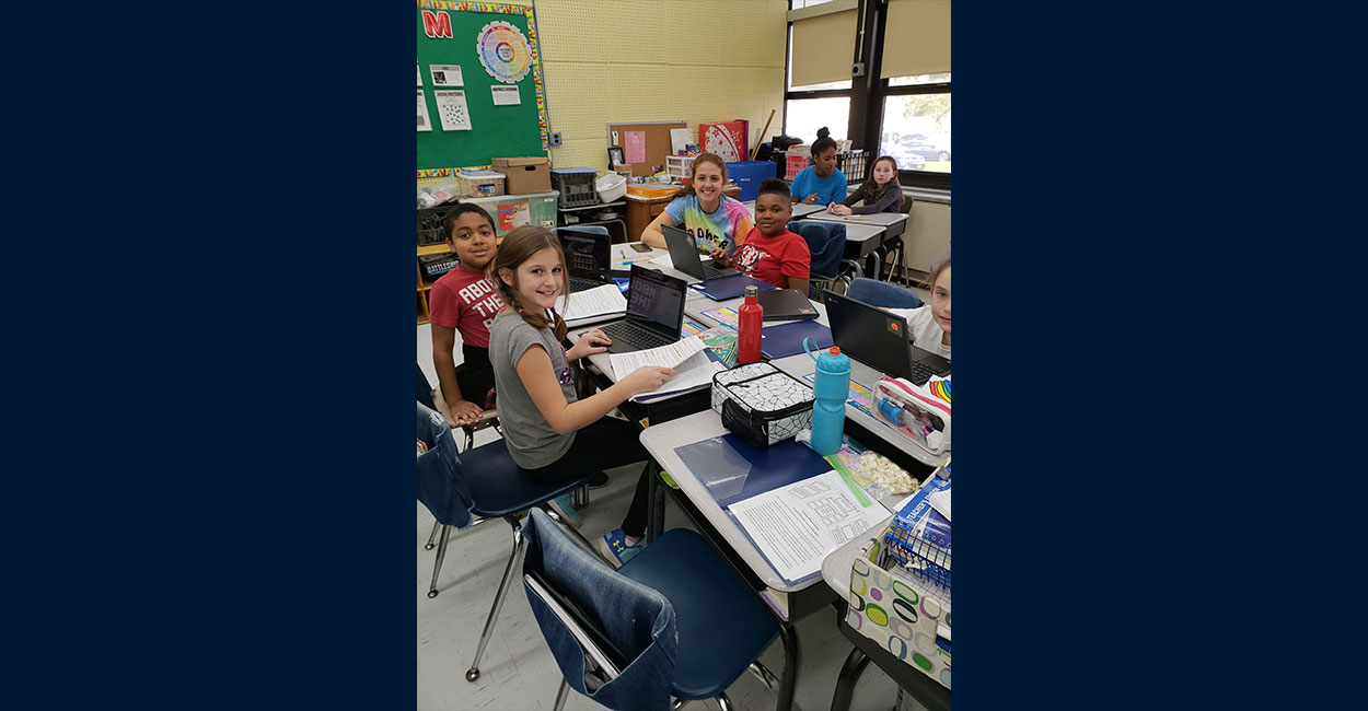 Huntington High School Science Honor Society members mentored STEM fourth graders as they began important projects last work.