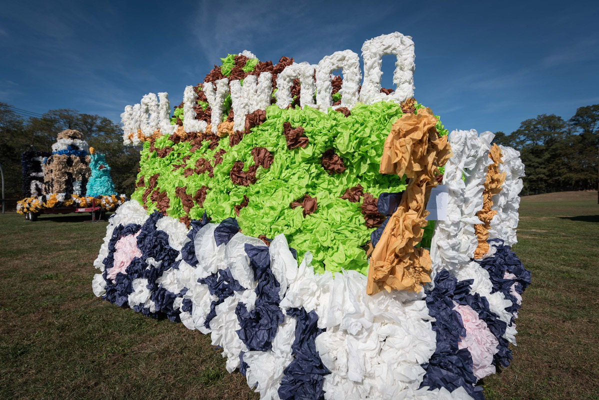 The seniors won the 2017 Homecoming Day parade class float competition. (Darin Reed photo.)