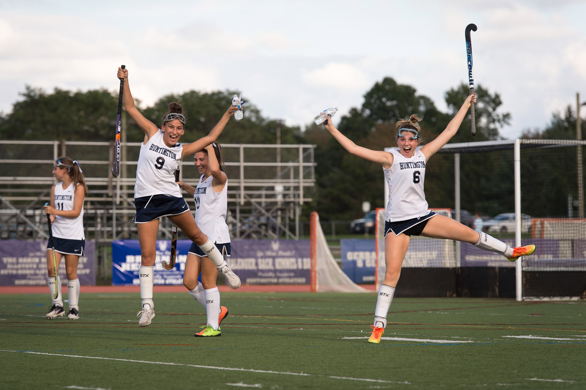 Julia Aureliano and Bella Fox display their team spirit. (Darin Reed photo.)