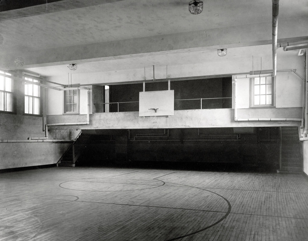 Woodbury Avenue School featured a sunken gymnasium.