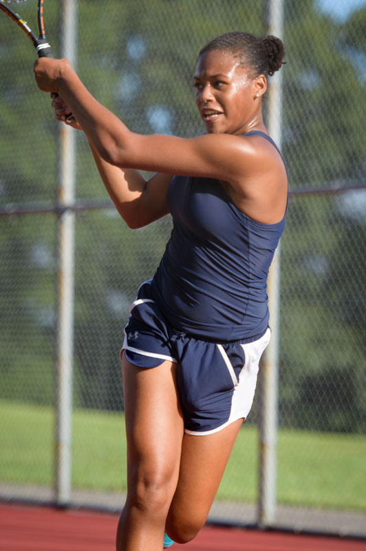 Isyss Jones in action for the Blue Devils. (Darin Reed photo.)