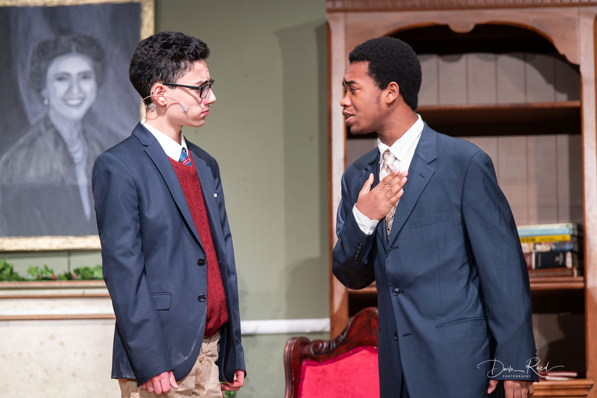The Huntington drama club turned in another great fall play. (Darin Reed photo.)