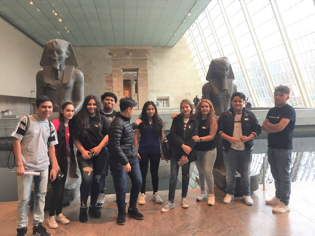Huntington Home Language Arts III students at the Metropolitan Museum of Art 