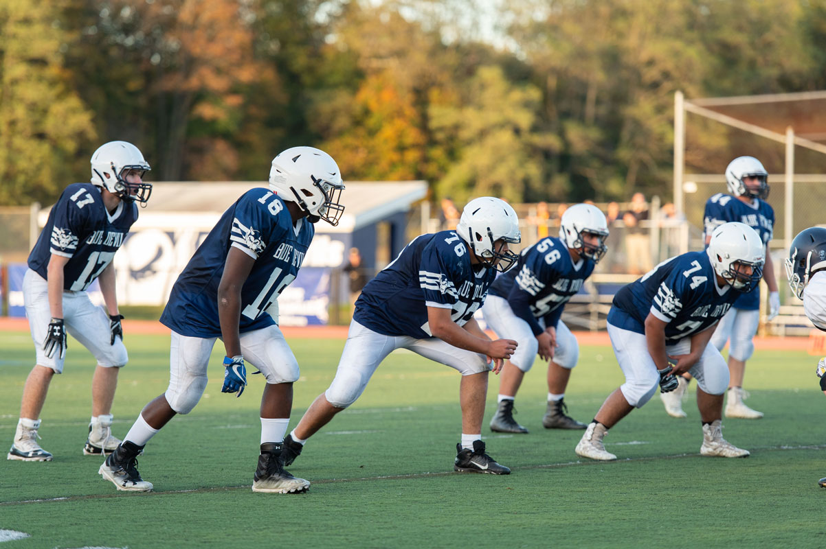 Huntington's junior varsity football team finished its season with a 6-1-1 record. (Darin Reed photo)