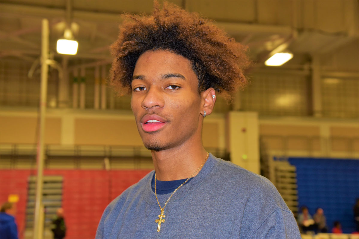 Huntington senior Johnathan Smith is one of the top high school runners in the country