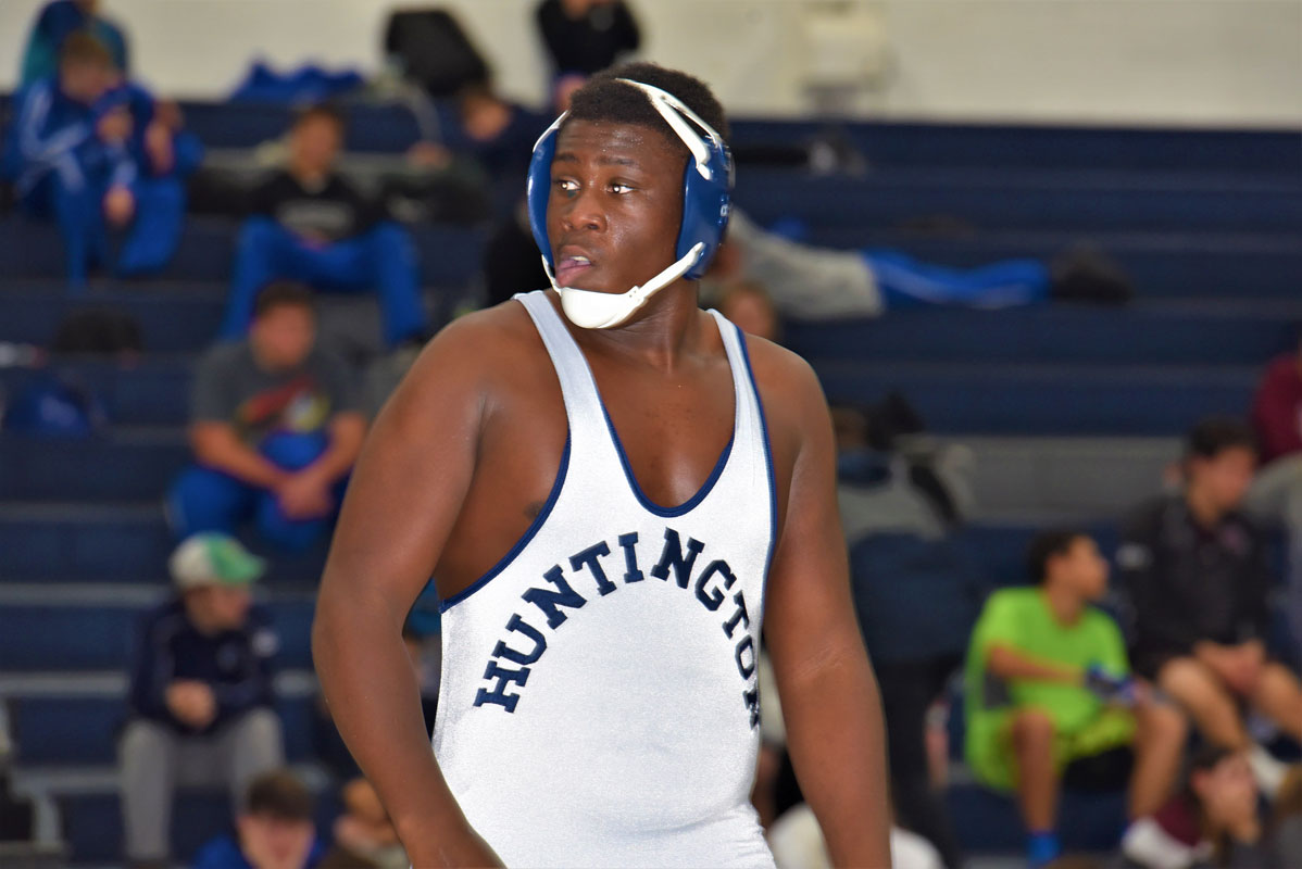 Junior Tazadon Smith won the 285 lb. title at the Kohl Invitational.