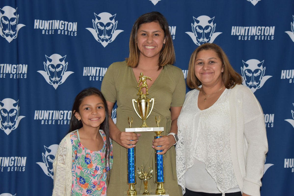 Blue Devil soccer great Kiara Rafailan with her sister, Anabella and mom, Karen at the athletic dinner 