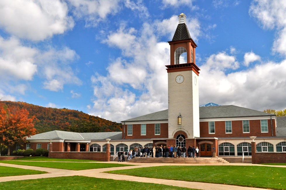 Huntington Class of 2019 member Katie Riley will study at Quinnipiac University)