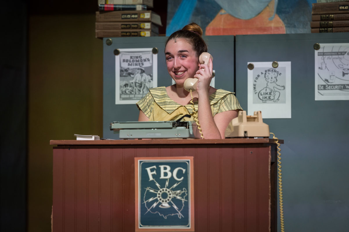 Isabella Cahill in The Desk Set. (Darin Reed photo.)