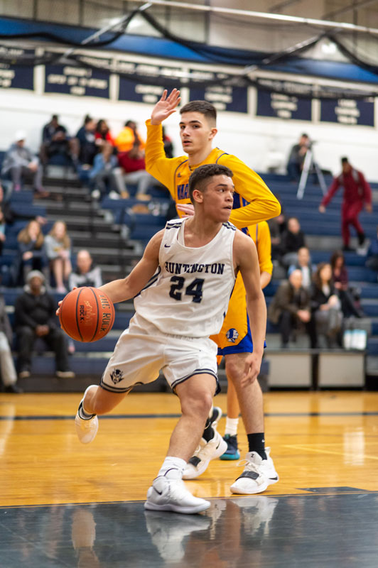 All-League junior Lex Colato in action for Huntington. (Darin Reed photo 