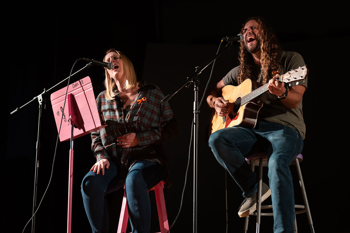 Kelly Krycinski and Mike Zigon gave a touched performance in honor of Rachel Antorino. (Darin Reed photo.)