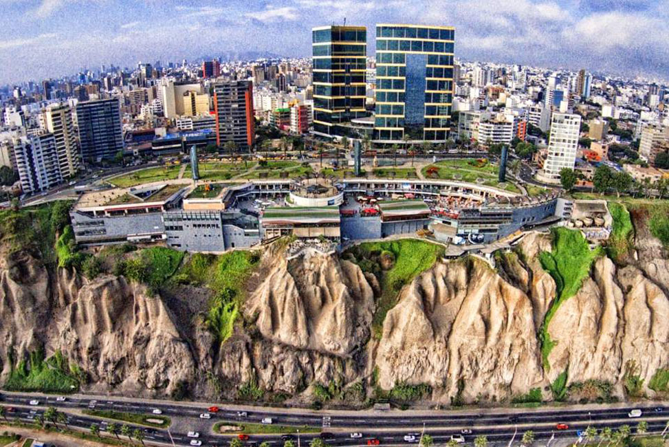Peru offered the Huntington students are wide range of experiences along with incredible sights and sounds (2)