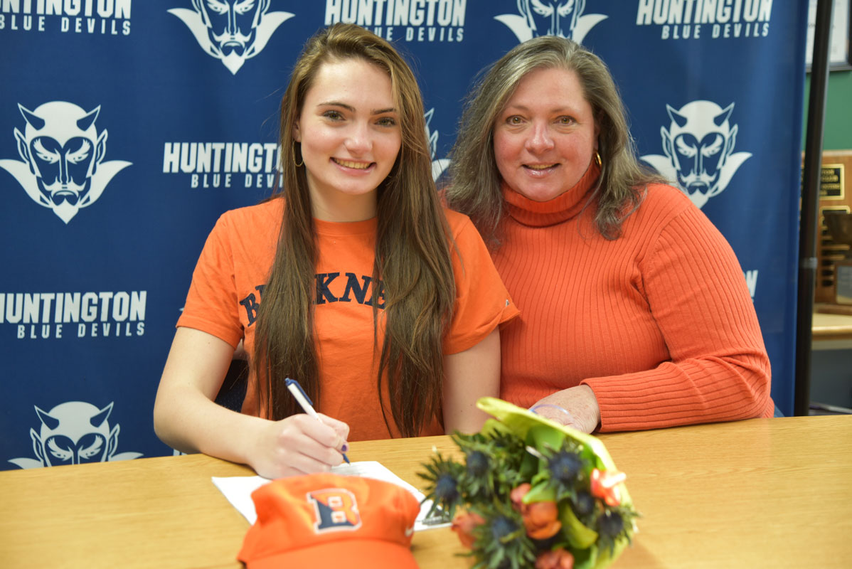 Huntington senior Cat Jamison with her mom, Maris on signing day.