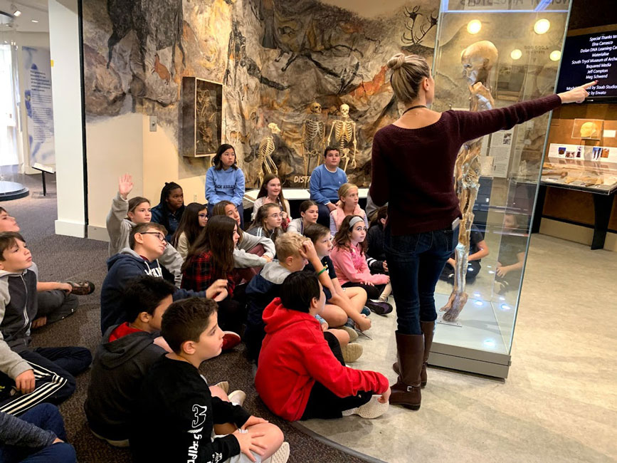 Huntington SEARCH program sixth graders visited the DNA Learning Center's museum.