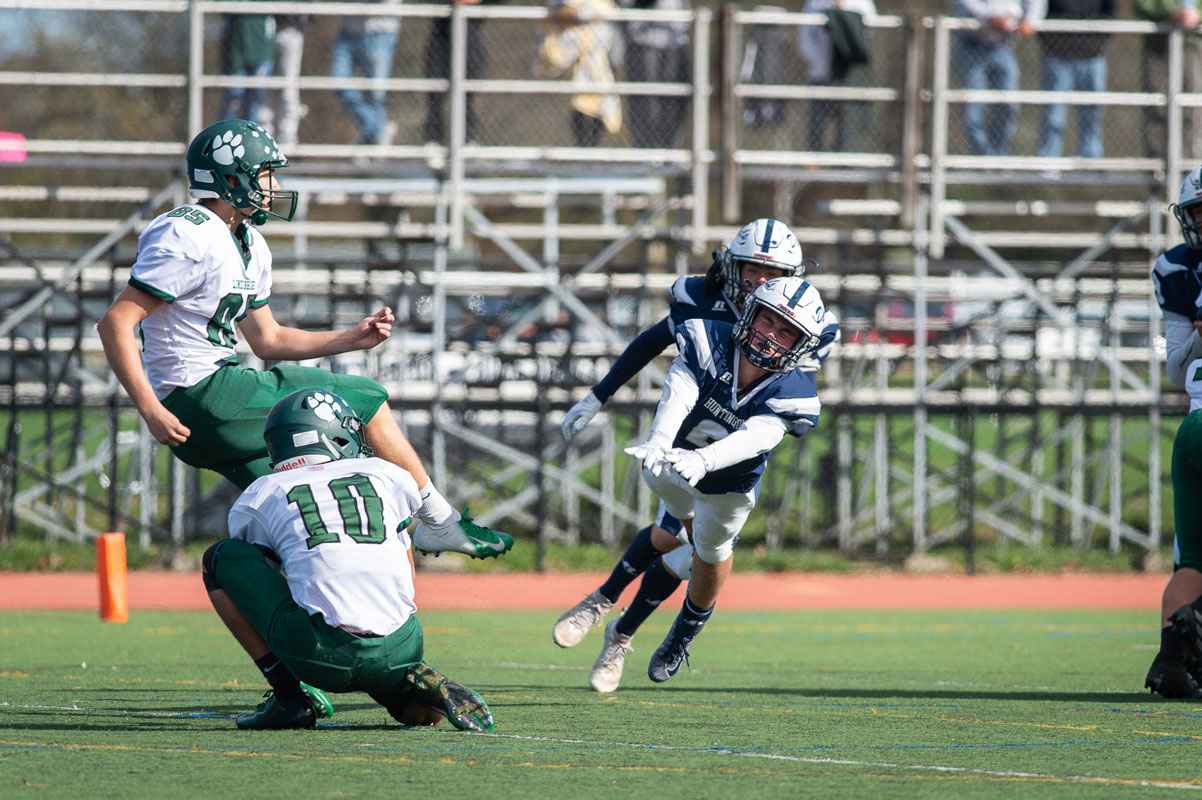 Aedan McDonald blocked an extra point attempt. (Darin Reed photo.)