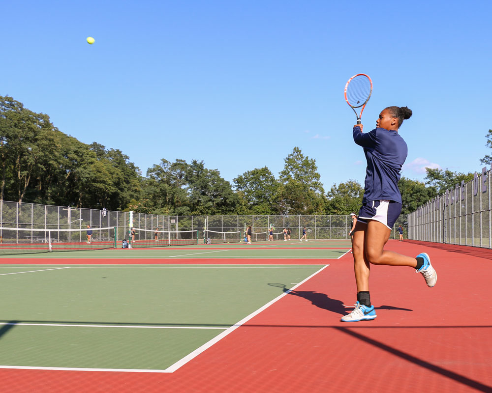 Isyss Jones played No. 1 singles.