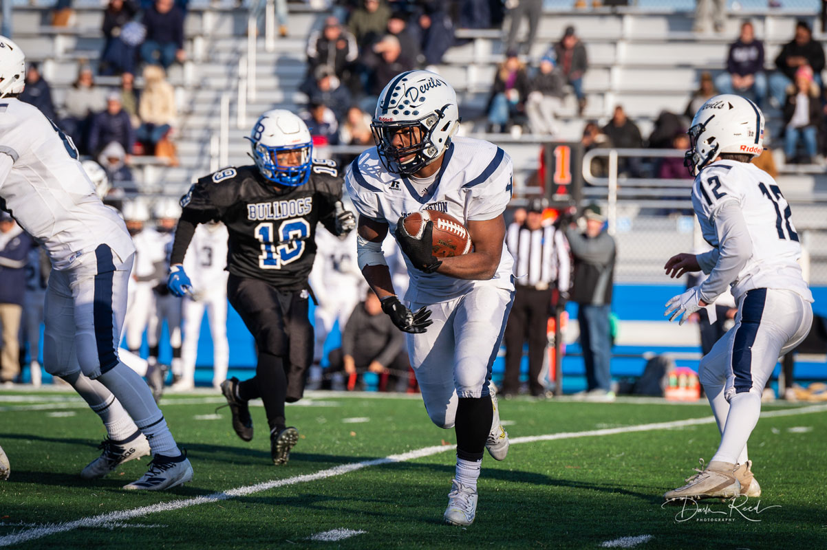 Junior Nasir Youngblood scored two touchdowns at North Babylon. (Darin Reed photo)