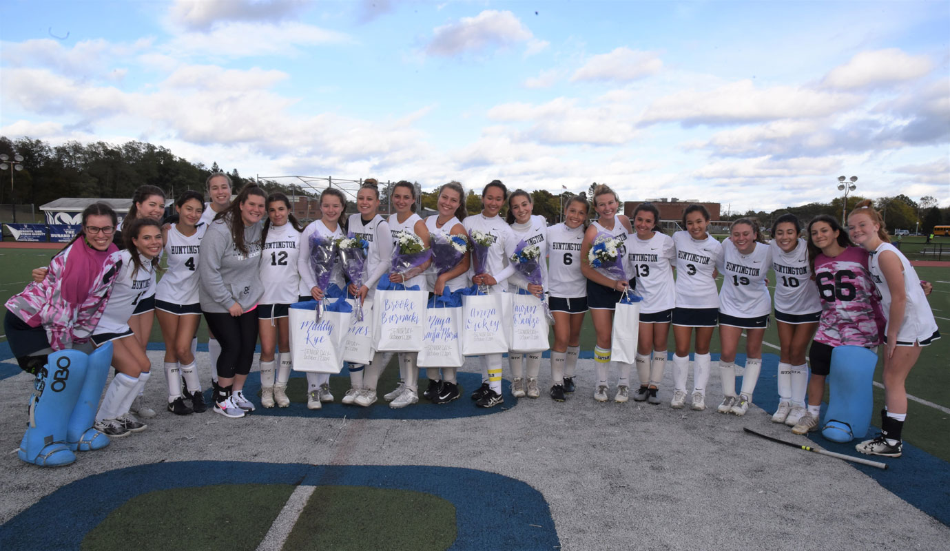 The 2019 Huntington varsity field hockey with its seven wonderful seniors 