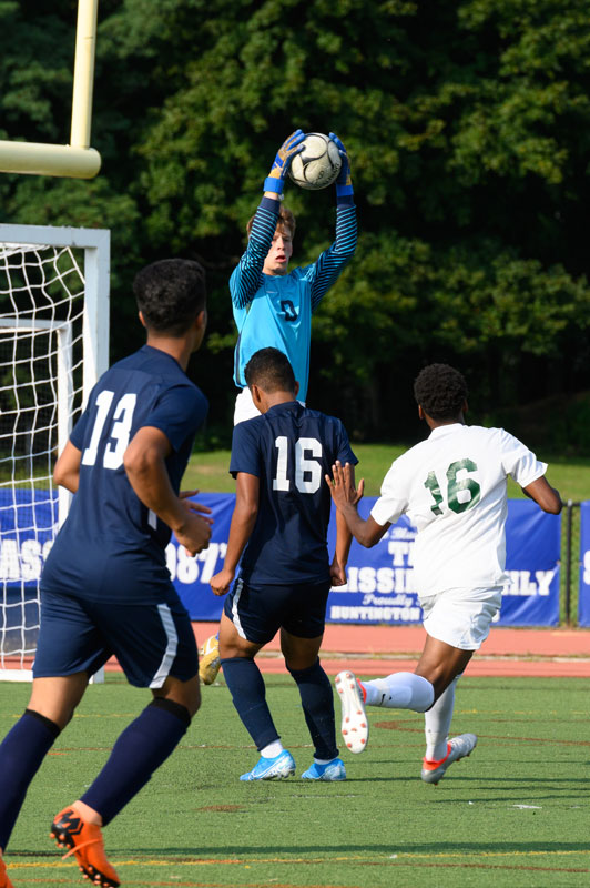 Huntington goalie Cole Pillion is one of Suffolk's best in the net. (Darin Reed photo)