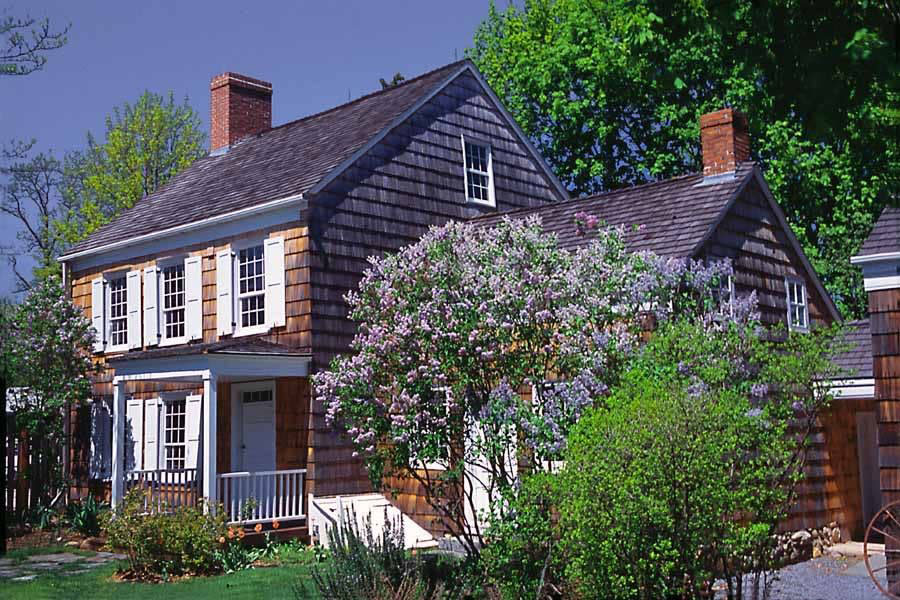 Huntington's Maddy Kye interned at the Walt Whitman Birthplace State Historic Site