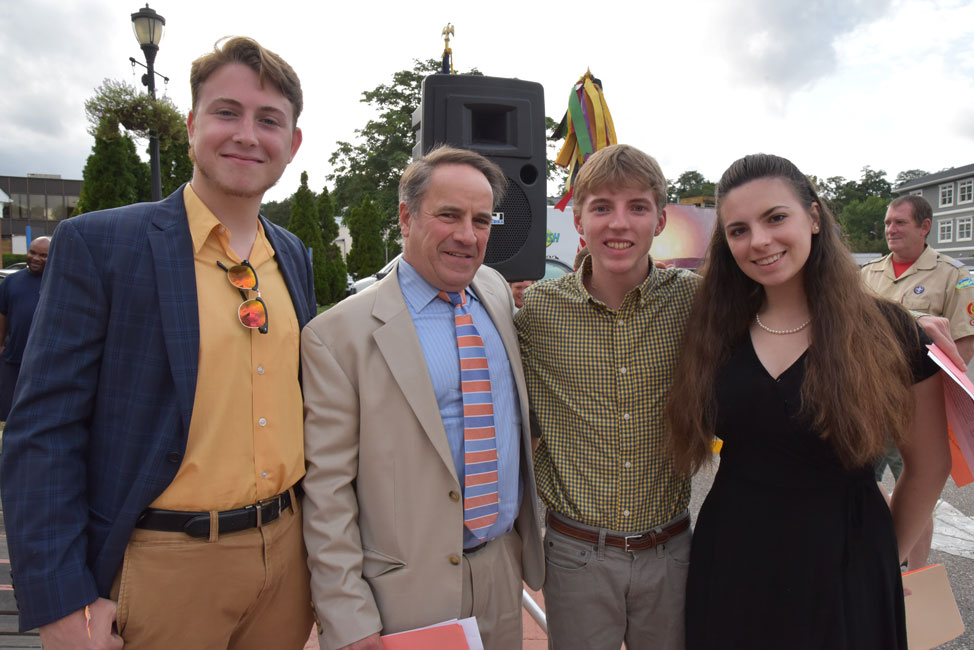 Dominick Stanley, Joe Leavy, Luke Farrell and Kaitlyn Sage at the unveiling 