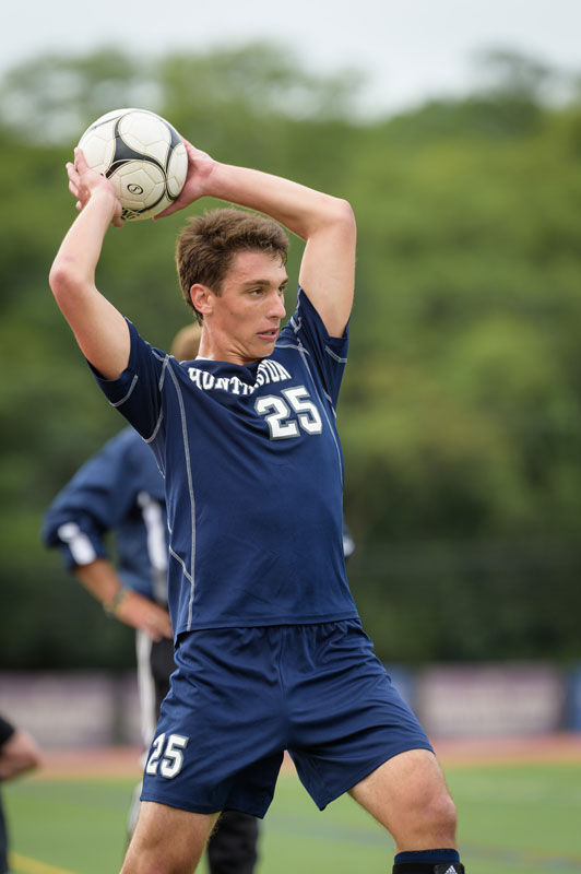 Huntington senior Julien Rentsch in action for Huntington. (Darin Reed photo.)