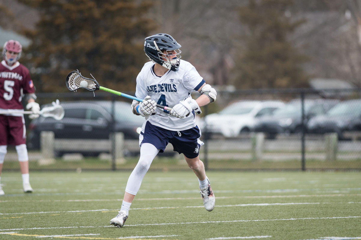 Sophomore Cole Pillion makes his move for Huntington. (Darin Reed photo.)