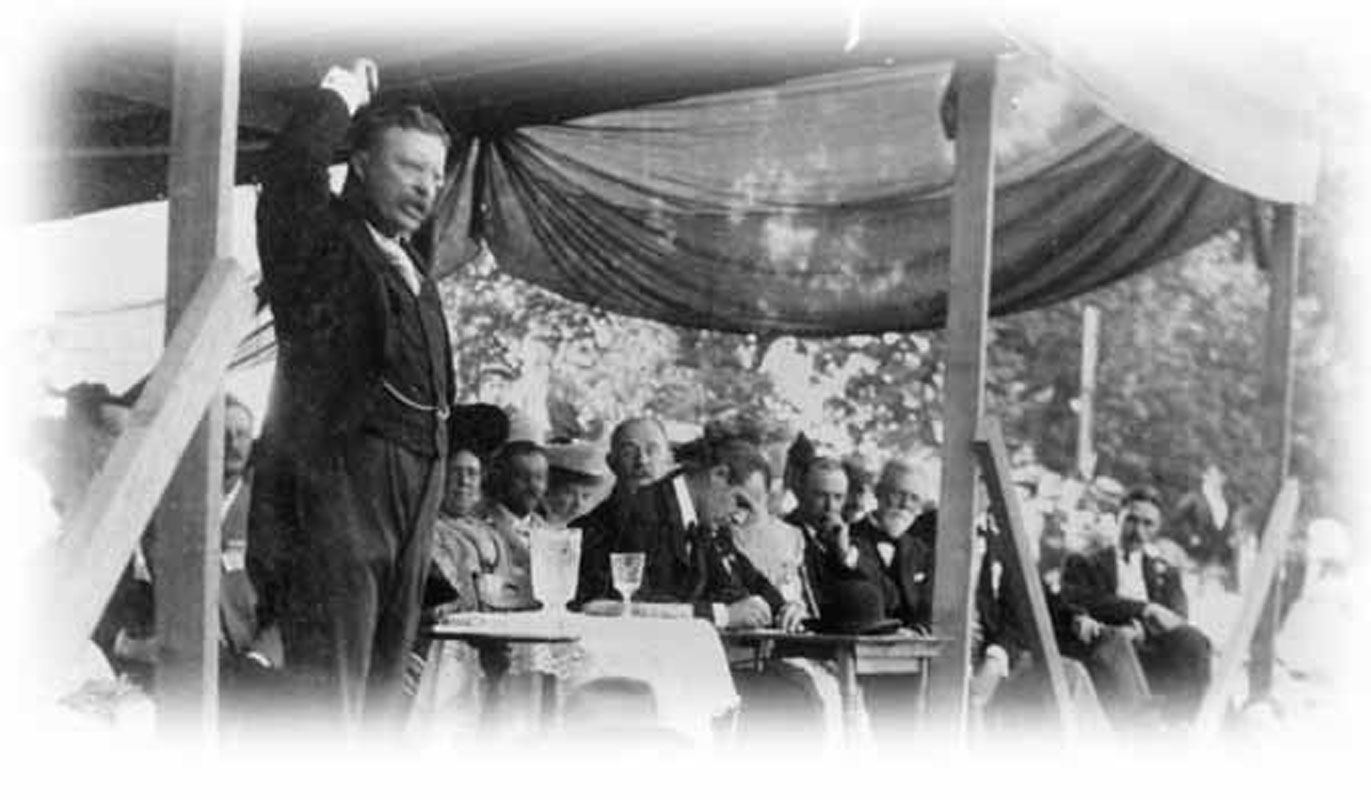 Teddy Roosevelt spoke to a crowd numbering in the thousands assembled in an open field in Huntington 